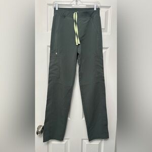 Figs Yola Yoga cargo pants in Bonsai size xs